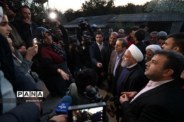 حضور رئیس جمهوری در جمع مردم روستای سیل زده کردخیل مازندران