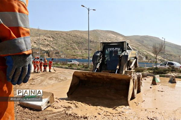 پاکسازی آثار تخریبی سیل در شیراز