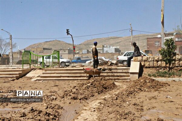 پاکسازی آثار تخریبی سیل در شیراز