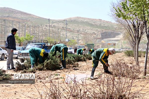 پاکسازی آثار تخریبی سیل در شیراز