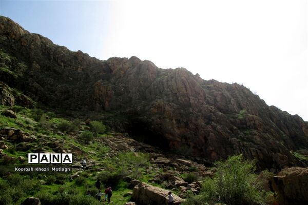 طبیعت آفتابی کازرون و جاده دوان بعد از بارندگی‌های شدید اخیر