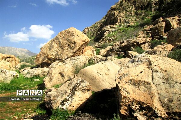 طبیعت آفتابی کازرون و جاده دوان بعد از بارندگی‌های شدید اخیر