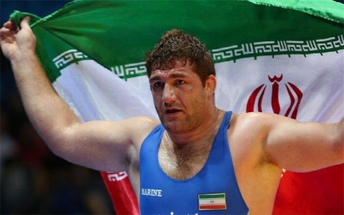 وزیر گفت ورزشکاران باید با ما مدارا کنند/ به زمین خورده بودم اما رسول خادم دستم را گرفت