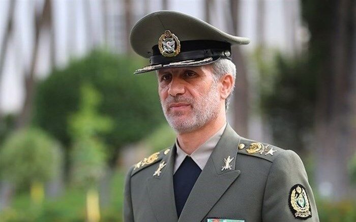دعوت وزیر دفاع از مردم برای پیوستن به پویش هلال احمر جهت کمک به سیل‌زدگان