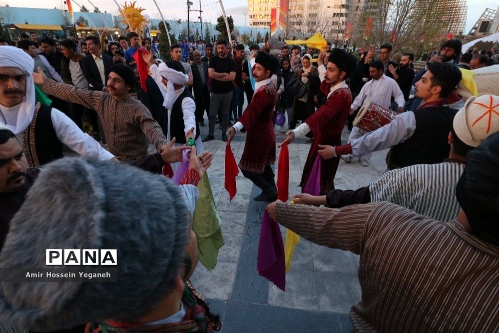 کارنوال شادی در پدیده شاندیز مشهد