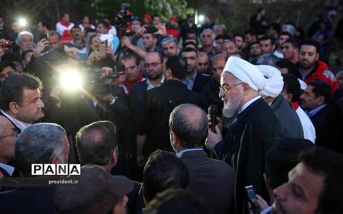 بازدید روحانی از مرکز مانیتورینگ سازمان آب و برق استان خوزستان