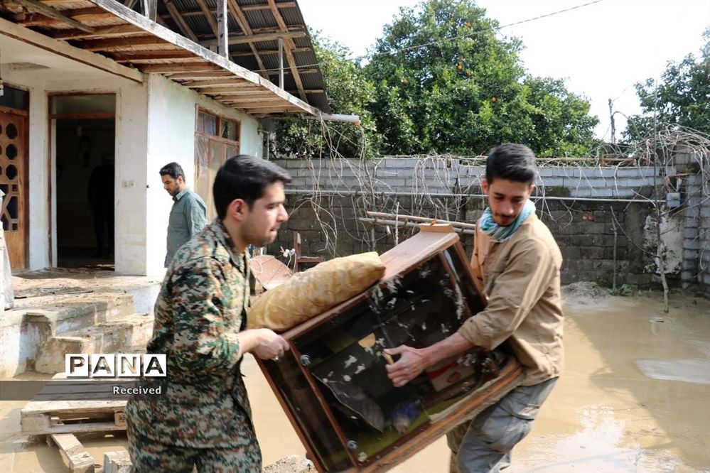 امدادرسانی به منطقه سیل‌زده سیمرغ