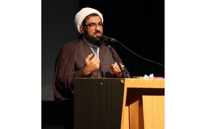 باید مراقب دسیسه‌های کسانی که به دنبال کمرنگ نشان دادن اقدامات مسئولان هستند، بود