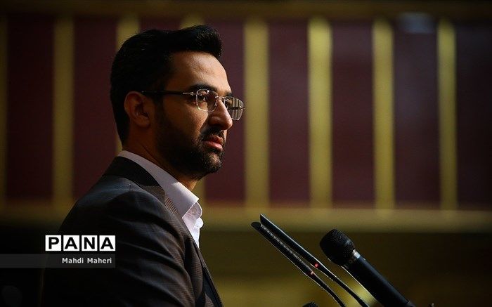 آذری جهرمی: اینترنت در پلدختر برقرار شد