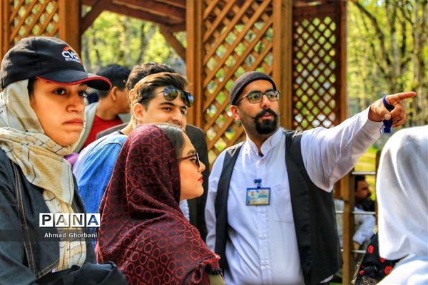 حضور گردشگران خارجی در تور نوروزی ساری‌گردی