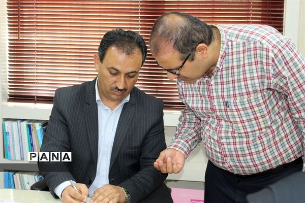 جلسه هماهنگی پوشاک و لباس فرم دانش‌آموزی اداره کل آموزش و پرورش استان بوشهر