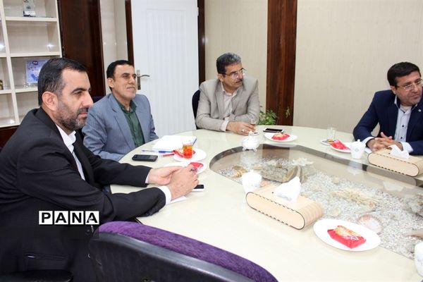 جلسه هماهنگی پوشاک و لباس فرم دانش‌آموزی اداره کل آموزش و پرورش استان بوشهر