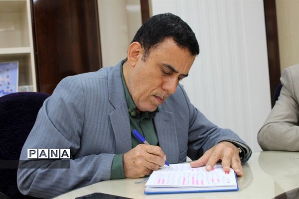 جلسه هماهنگی پوشاک و لباس فرم دانش‌آموزی اداره کل آموزش و پرورش استان بوشهر