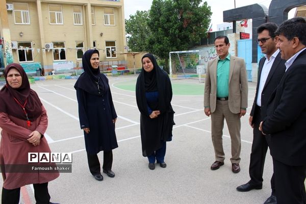 مدرسه مصلحیان شهرستان بوشهر کمک به سیل زدگان