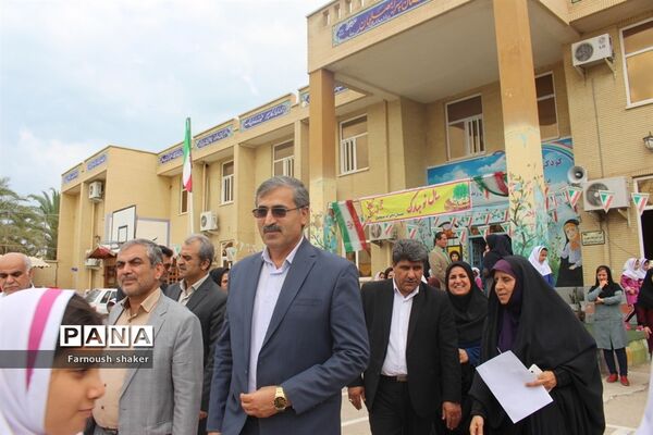 بازدید مدیرکل آموزش و پرورش استان بوشهر از دبستان مصلحیان