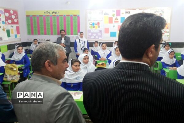 بازدید مدیرکل آموزش و پرورش استان بوشهر از دبستان مصلحیان