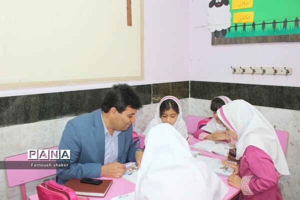 بازدید مدیرکل آموزش و پرورش استان بوشهر از دبستان مصلحیان