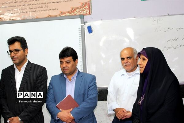 بازدید مدیرکل آموزش و پرورش استان بوشهر از دبستان مصلحیان