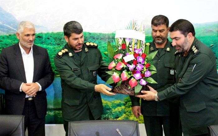 مدیر کل آموزش و پرورش کهگیلویه و بویراحمد  با فرمانده سپاه فتح دیدار کردند