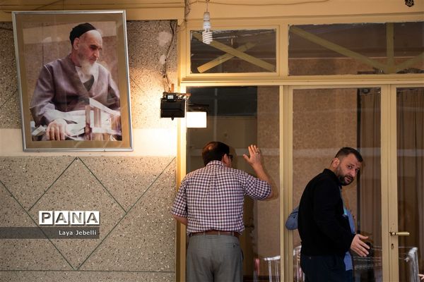 بازدید شرکت کنندگان ششمین دوره مسابقات بین المللی قرآن کریم از حسینیه جماران