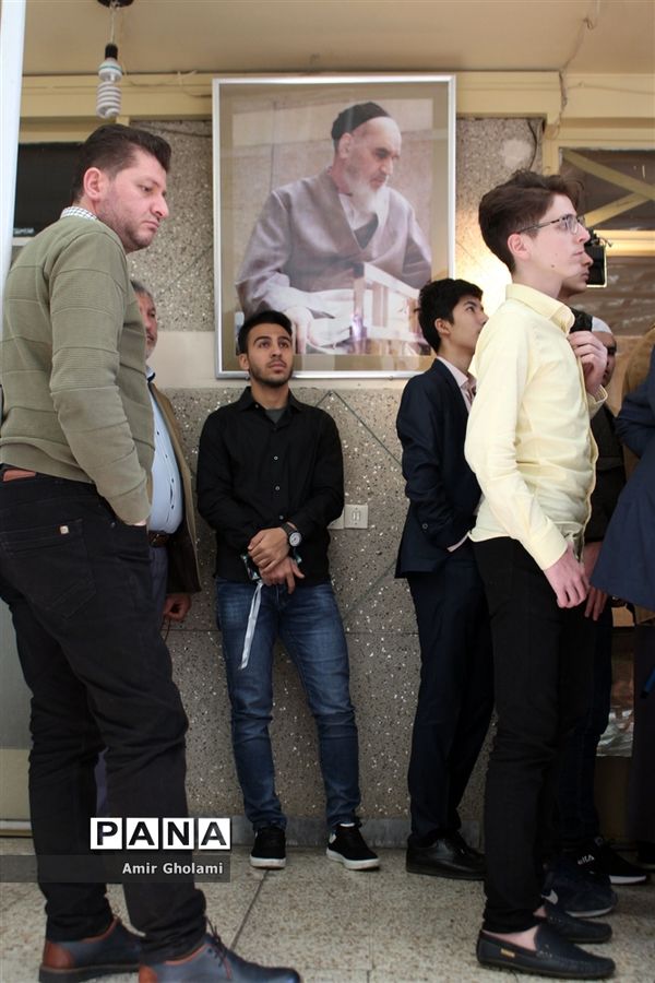 بازدید شرکت کنندگان ششمین دوره مسابقات بین المللی قرآن کریم از حسینیه جماران