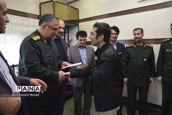 تجلیل مدیرکل آموزش و پرورش به همراه خبرنگاران پانا از مسئولان ارشد سپاه پاسداران