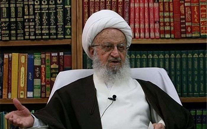 آیت الله مکارم شیرازی: حل مشکلات مناطق سیل زده بدون همکاری مردم میسر نیست