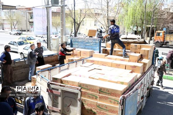 کمک‌های مردمی آذربایجان غربی به مناطق سیل زده