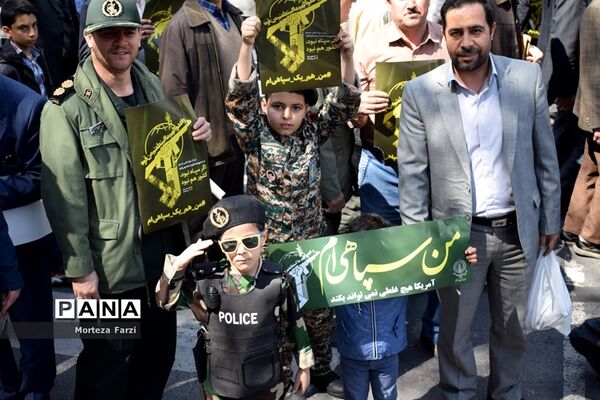 راهپیمایی مردم تبریز در حمایت از سپاه پاسداران انقلاب اسلامی