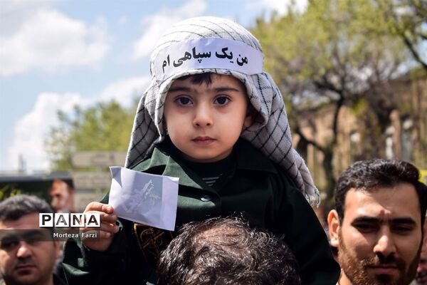راهپیمایی مردم تبریز در حمایت از سپاه پاسداران انقلاب اسلامی