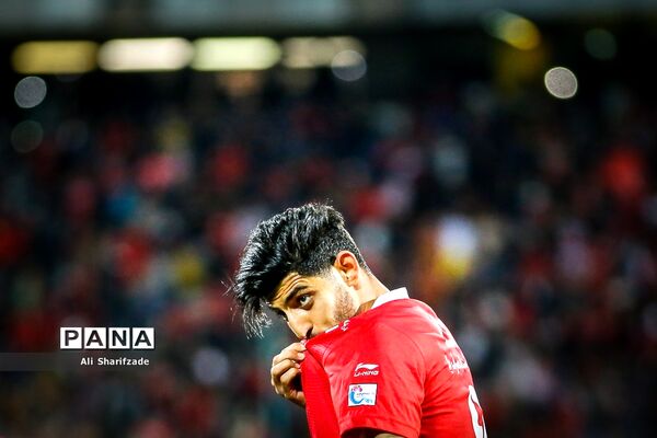 دیدار تیم‌های فوتبال پرسپولیس و سایپا