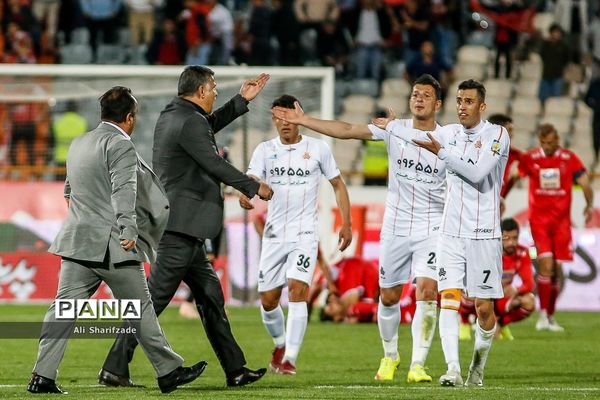 دیدار تیم‌های فوتبال پرسپولیس و سایپا