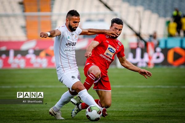 دیدار تیم‌های فوتبال پرسپولیس و سایپا