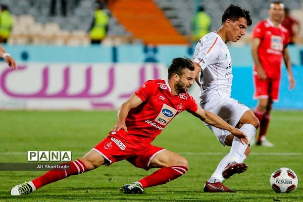 دیدار تیم‌های فوتبال پرسپولیس و سایپا