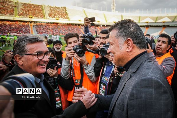 دیدار تیم‌های فوتبال پرسپولیس و سایپا