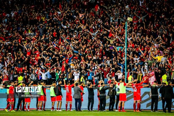 دیدار تیم‌های فوتبال پرسپولیس و سایپا
