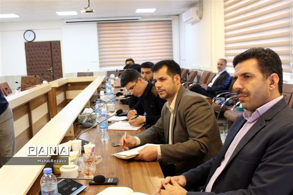 نشست تشکل‌های دانش‌آموزی با مدیرکل آموزش و پرورش استان البرز