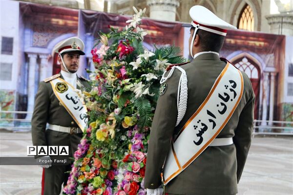 تجدید میثاق شرکت کنندگان مسابقات بین المللی قرآن کریم با آرمان های امام خمینی (ره)