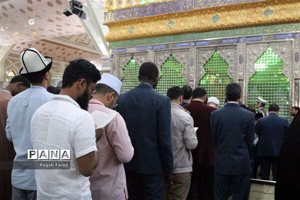 تجدید میثاق شرکت کنندگان مسابقات بین المللی قرآن کریم با آرمان های امام خمینی (ره)