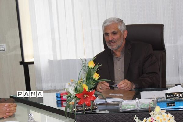 دیدار رئیس سازمان دانش‌آموزی کهگیلویه و بویراحمد با مدیر‌کل و معاونان آموزش و پرورش به مناسبت سال جدید