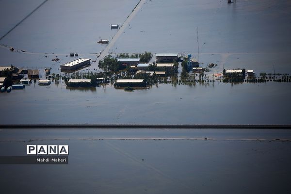 بازدید وزیر آموزش و پرورش از مناطق سیل‌زده استان خوزستان