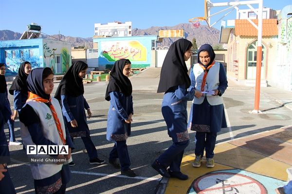 آغاز توزیع سی هزارپاکت‌ دریافت کمک‌های نقدی اولیا و دانش‌آموزان استان خراسان جنوبی به سیل‌زدگان