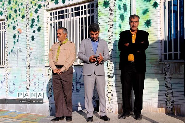 آغاز توزیع سی هزارپاکت‌ دریافت کمک‌های نقدی اولیا و دانش‌آموزان استان خراسان جنوبی به سیل‌زدگان