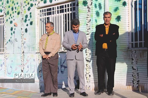 آغاز توزیع سی هزارپاکت‌ دریافت کمک‌های نقدی اولیا و دانش‌آموزان استان خراسان جنوبی به سیل‌زدگان