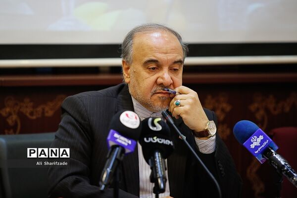 مراسم رونمایی از طرح های اشتغال زایی جوانان