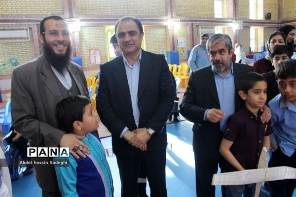 مسابقات گلایدر دانش‌آموزان پسر شهرستان بوشهر