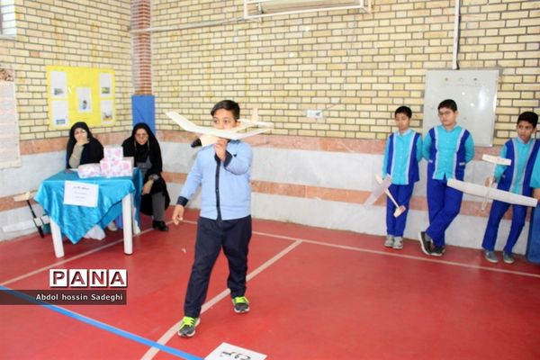 مسابقات گلایدر دانش‌آموزان پسر شهرستان بوشهر