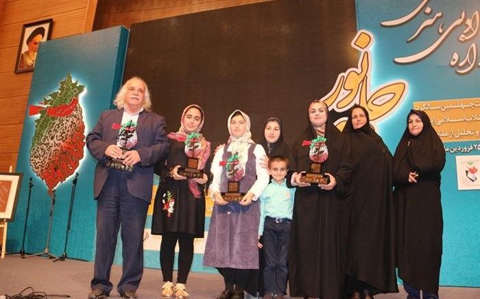 شاعران نیشابوری رتبه‌های برتر جشنواره هنری و ادبی چله نور را به دست آوردند