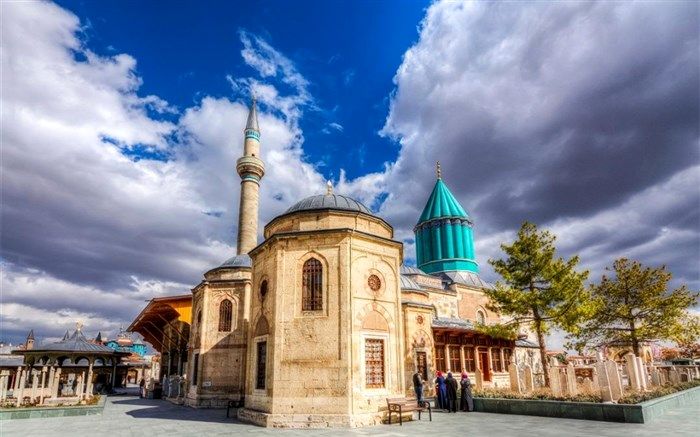 گفتگو با بیست ودومین نواده مولانا در «سفر به بهشت اندیشه »