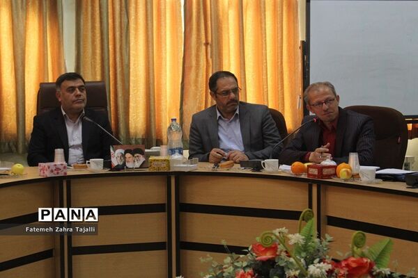 سومین جلسه شورای مرکزی انجمن اولیا و مربیان استان سمنان
